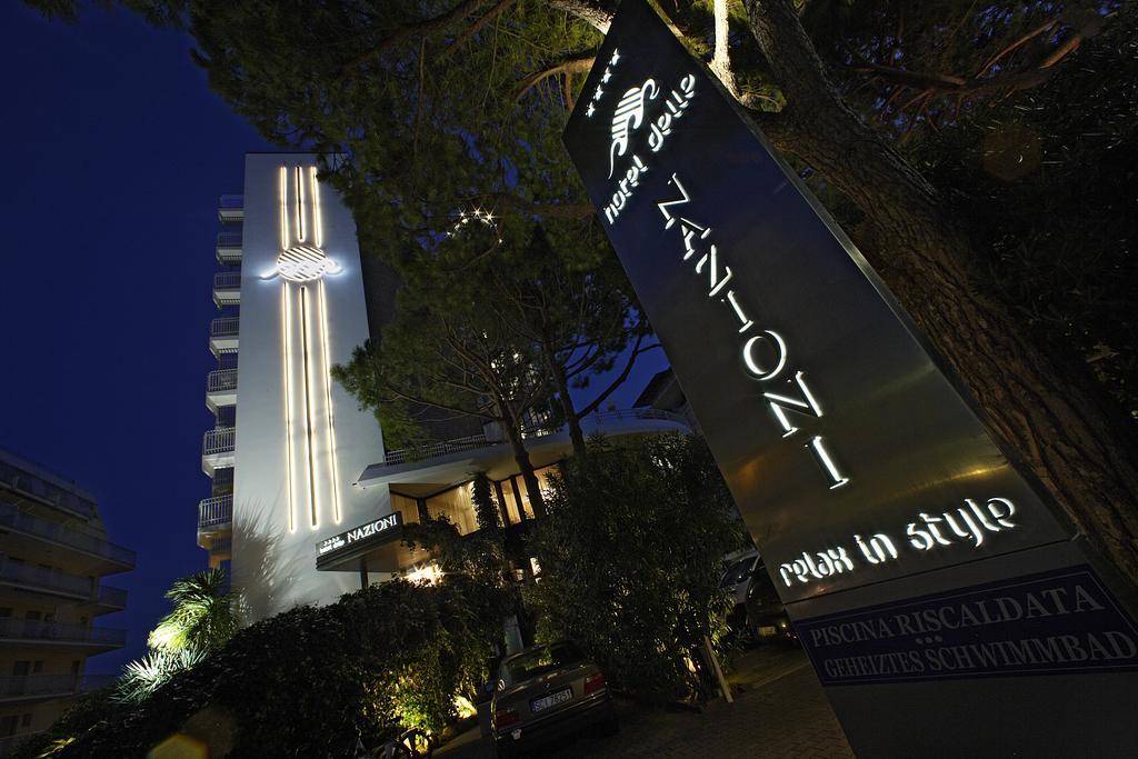 Hotel Delle Nazioni ลิโดดิเยโซโล ภายนอก รูปภาพ