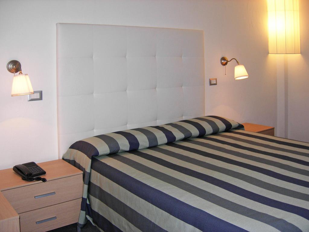 Hotel Delle Nazioni ลิโดดิเยโซโล ห้อง รูปภาพ