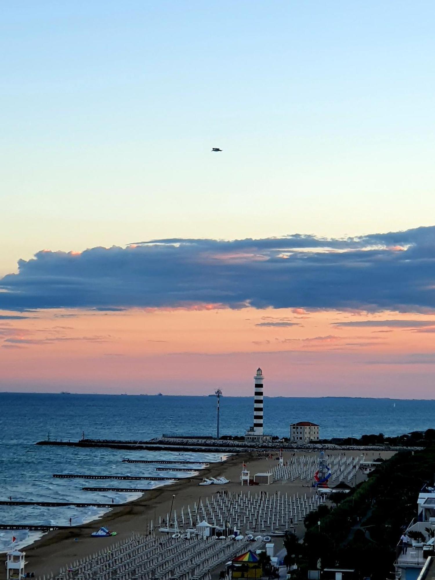 Hotel Delle Nazioni ลิโดดิเยโซโล ภายนอก รูปภาพ