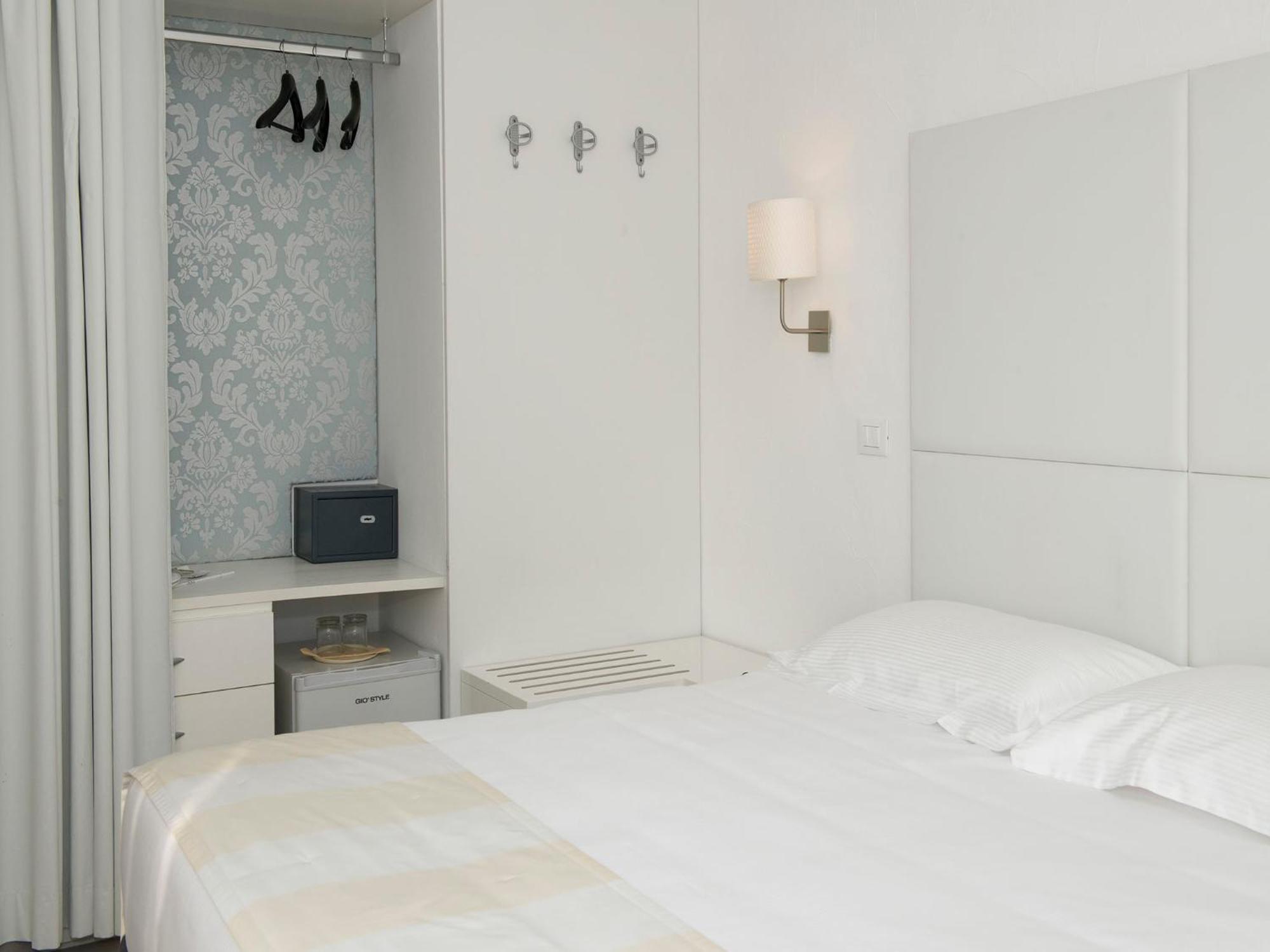Hotel Delle Nazioni ลิโดดิเยโซโล ภายนอก รูปภาพ