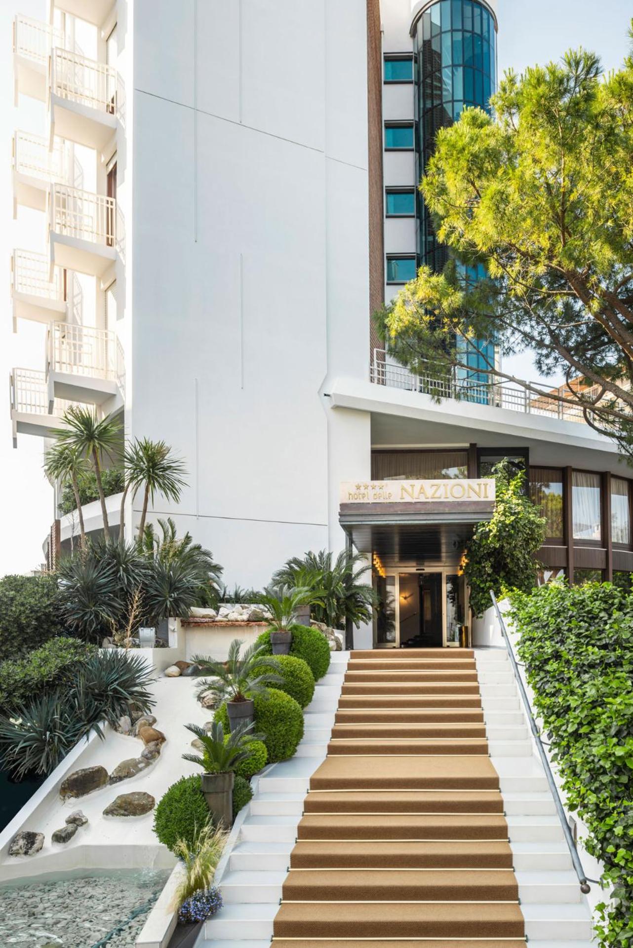 Hotel Delle Nazioni ลิโดดิเยโซโล ภายนอก รูปภาพ