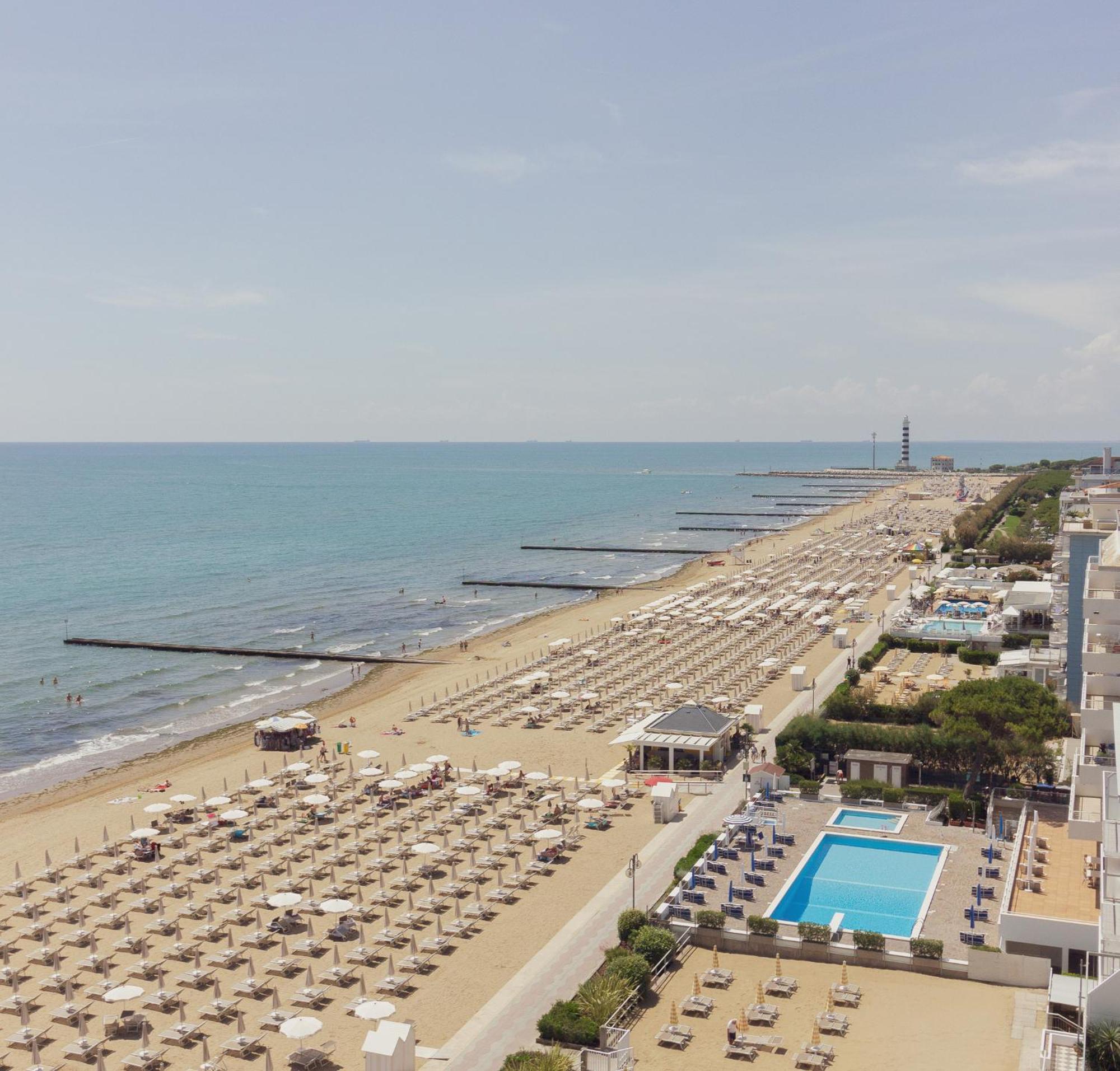 Hotel Delle Nazioni ลิโดดิเยโซโล ภายนอก รูปภาพ