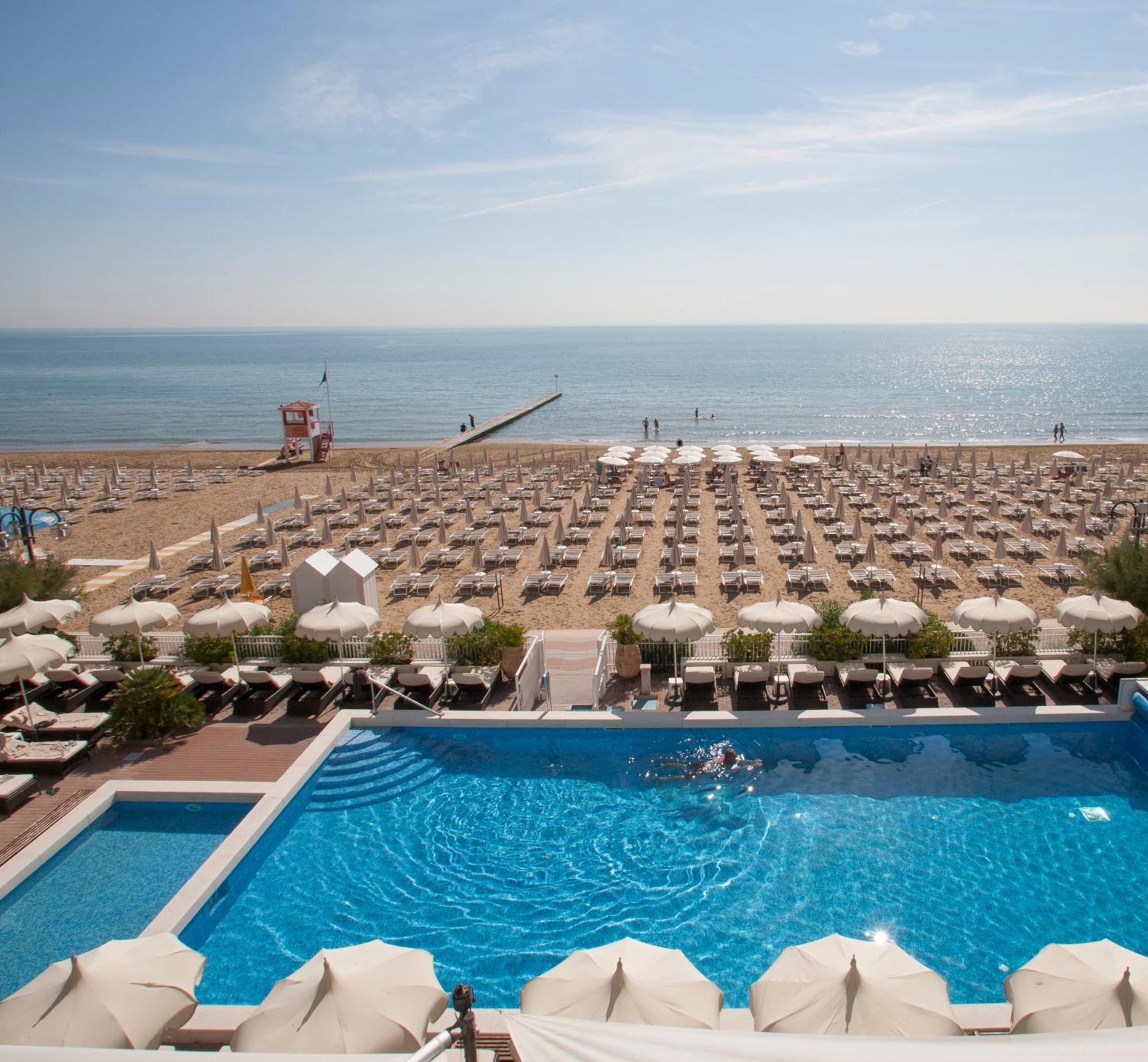 Hotel Delle Nazioni ลิโดดิเยโซโล ภายนอก รูปภาพ