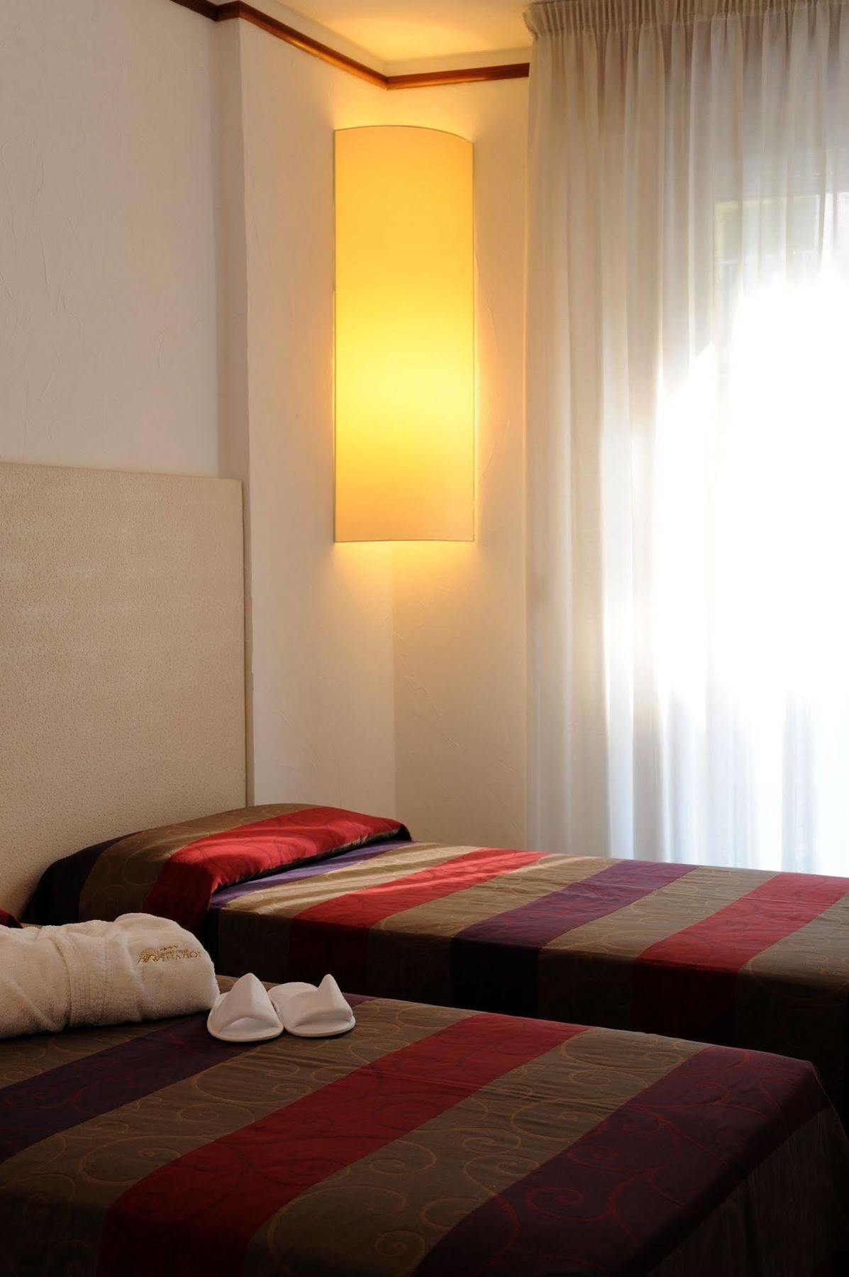 Hotel Delle Nazioni ลิโดดิเยโซโล ภายนอก รูปภาพ