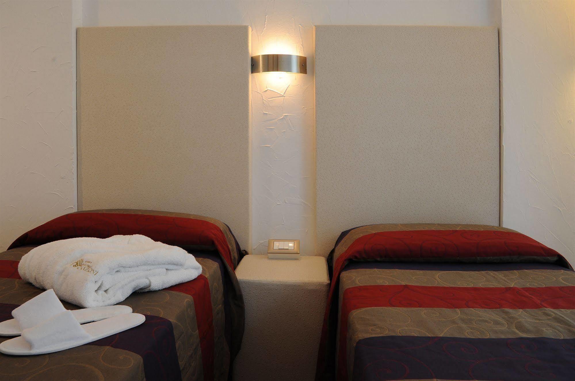 Hotel Delle Nazioni ลิโดดิเยโซโล ภายนอก รูปภาพ